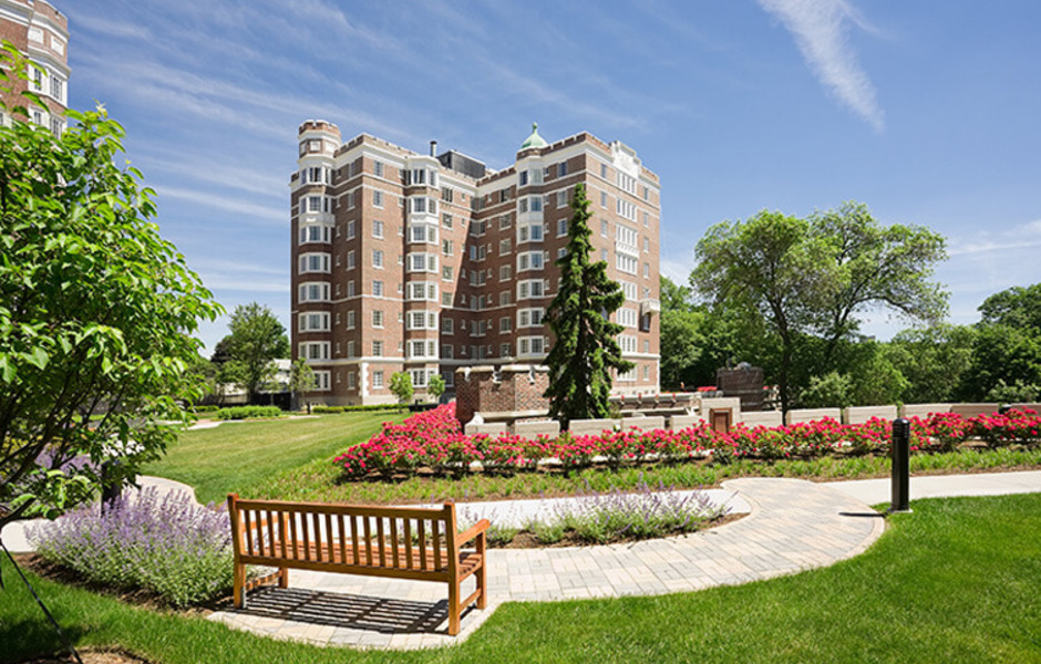 Longwood Towers - Courtyard