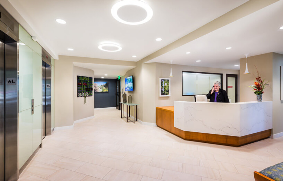 1443 Beacon - Lobby with Concierge desk